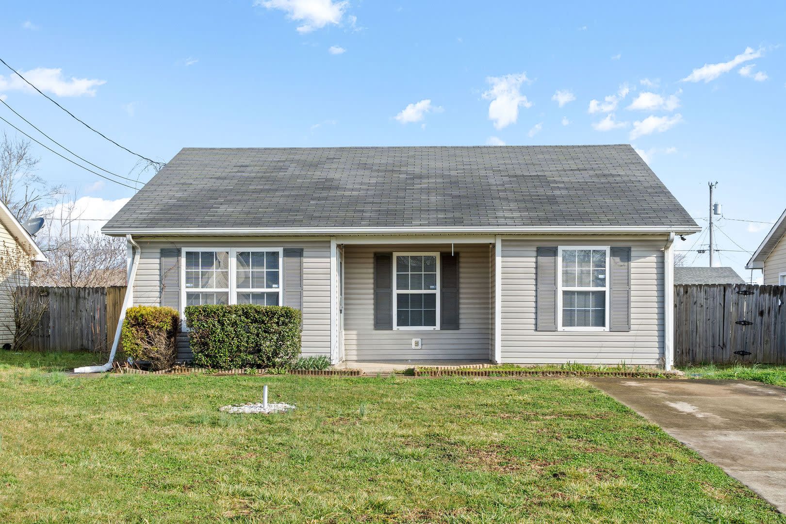 1106 Keith Avenue, Oak Grove, KY 42262 – photo 1