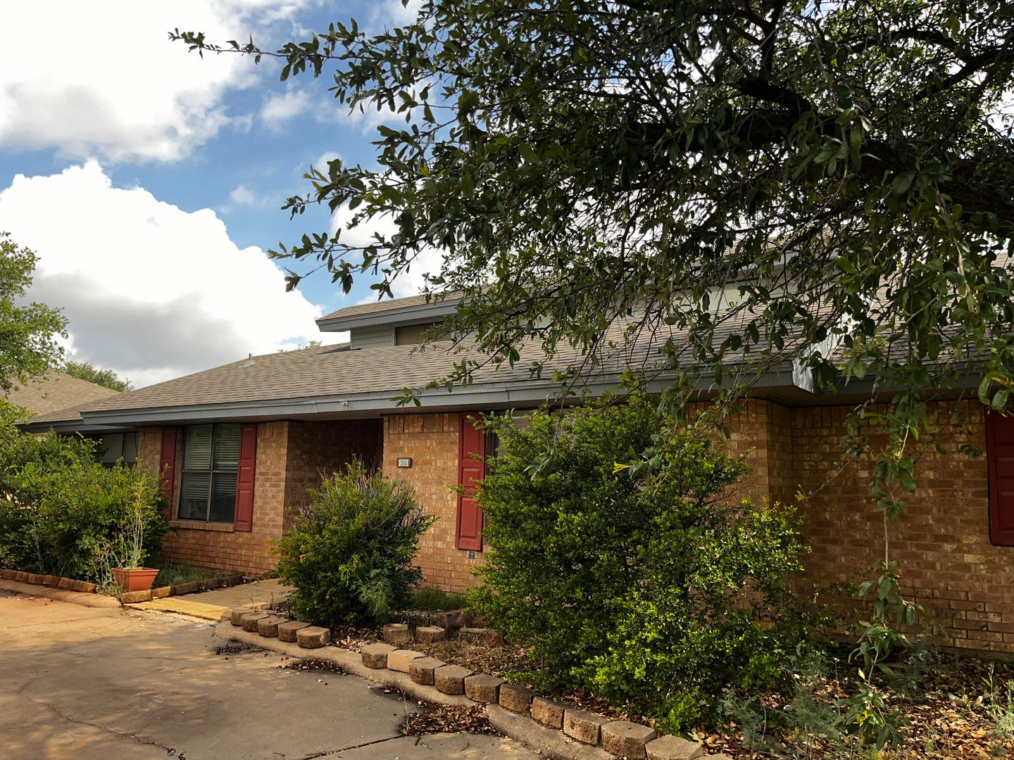 SPACIOUS 4 bedroom 3 bath home in COLLEGE HILLS SOUTH COMING SOON! – photo 1