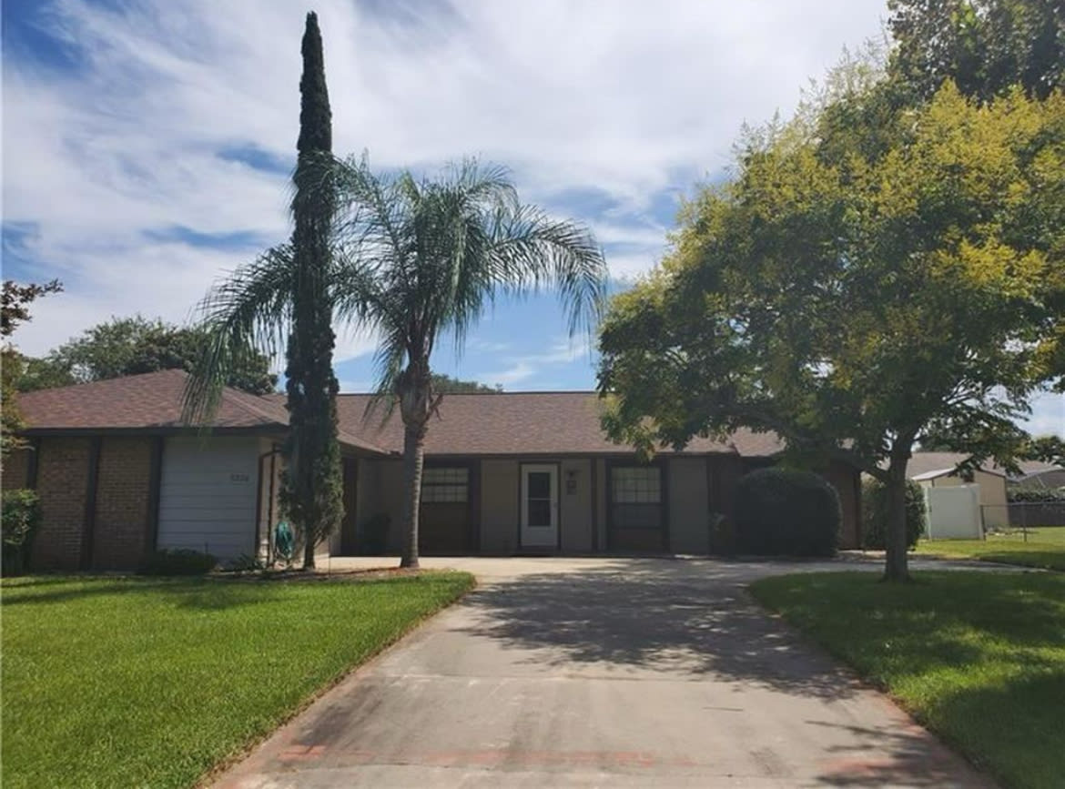 5220 Royal Oak Drive – photo 1