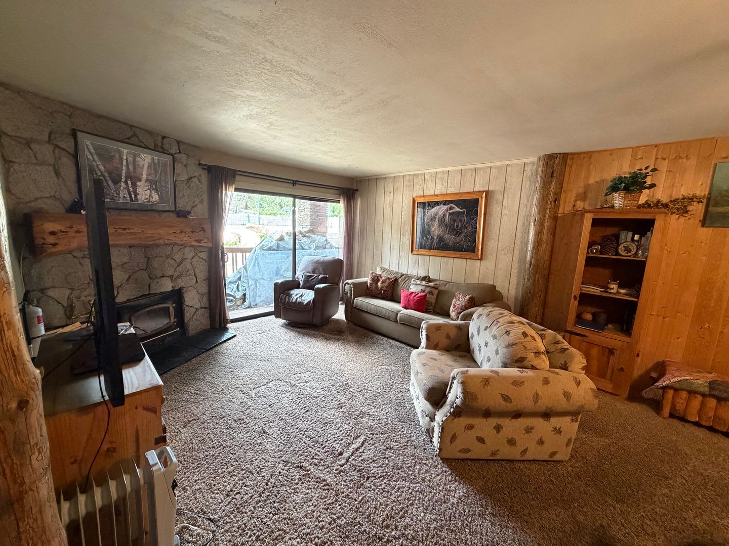 Cozy Furnished 2 Bedroom / 2 Bathroom Condo in Summit – Great Mammoth Location – photo 1 of 10