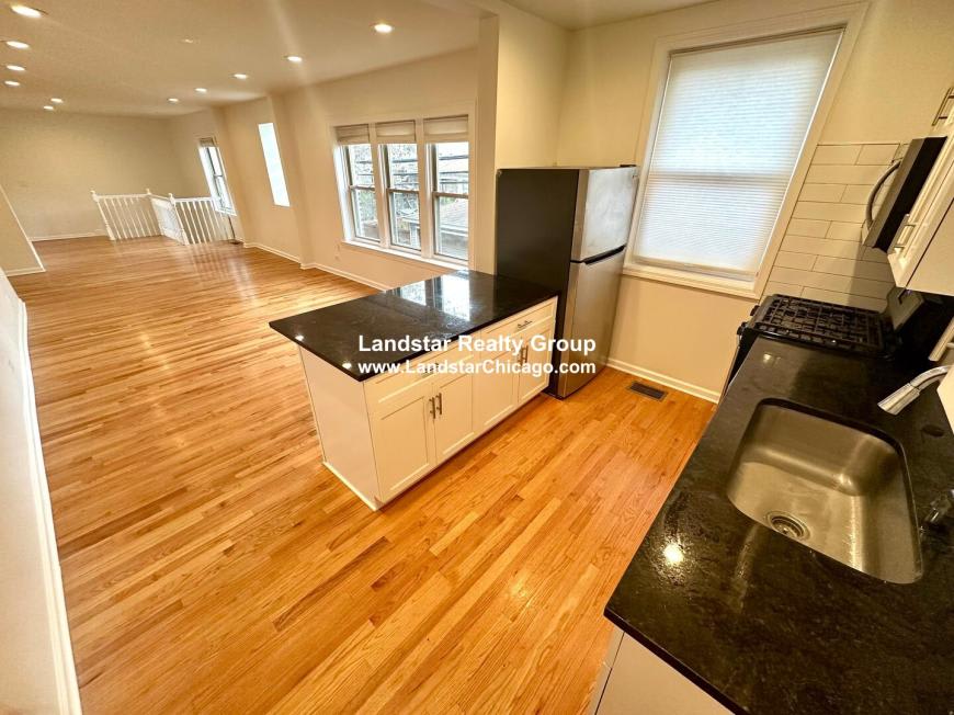 1750 West North Shore Ave – photo 1