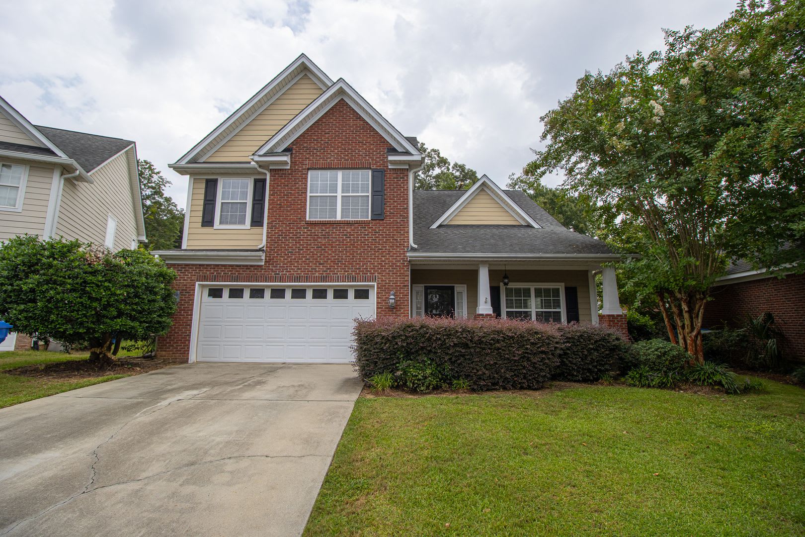 Gorgeous 4-Bedroom Home Available Now! – photo 1