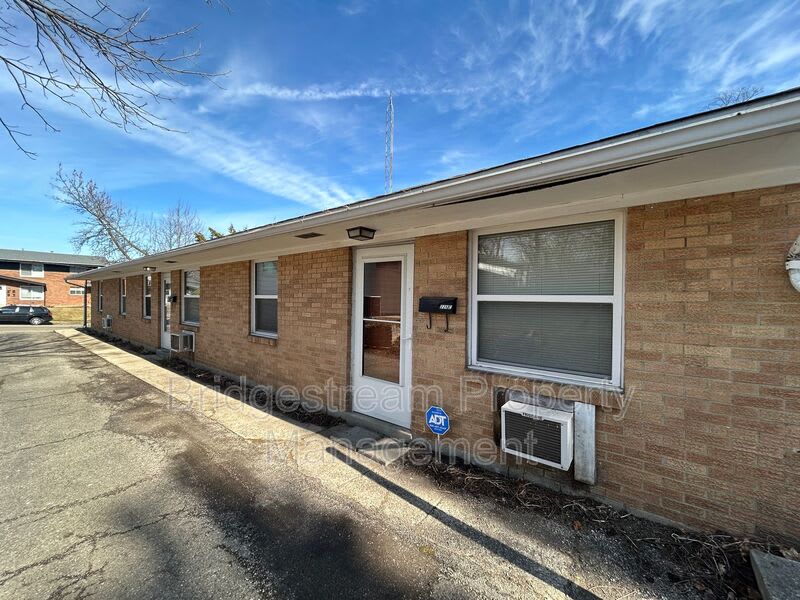 226 E Nottingham Road – photo 1 of 7