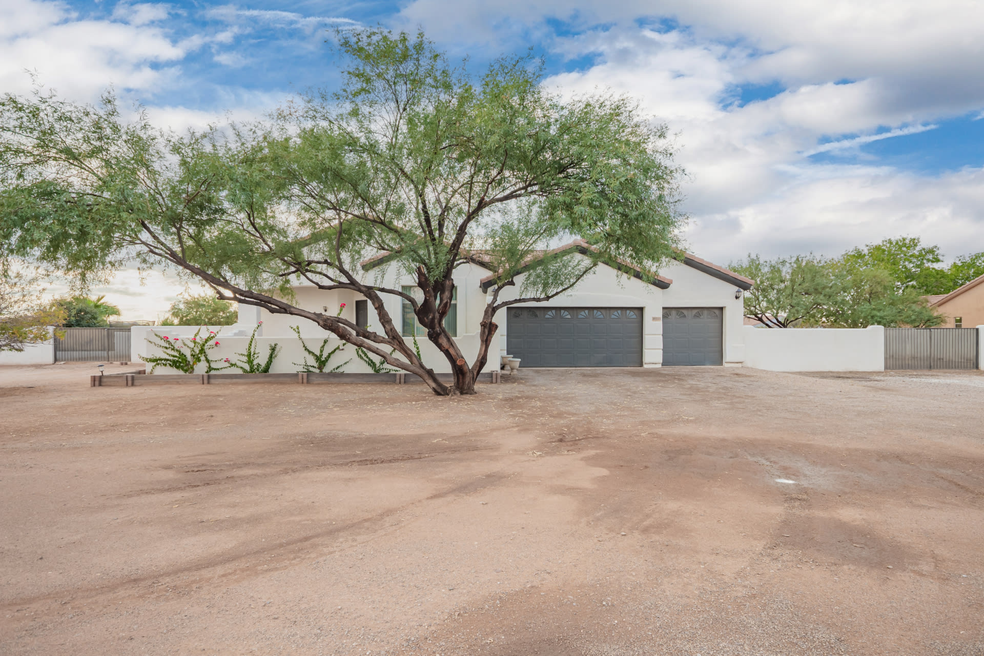 10335 North Tall Cotton Drive – photo 1 of 41
