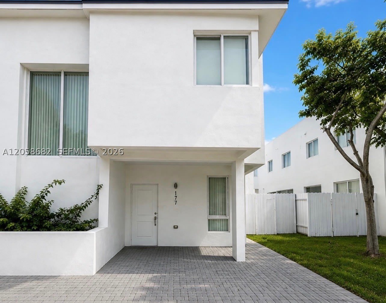 177 E 16th Street – photo 1