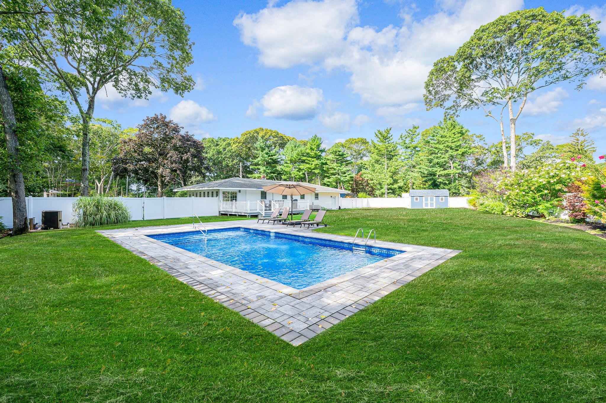 6 Rolling Hill Road – photo 1 of 28