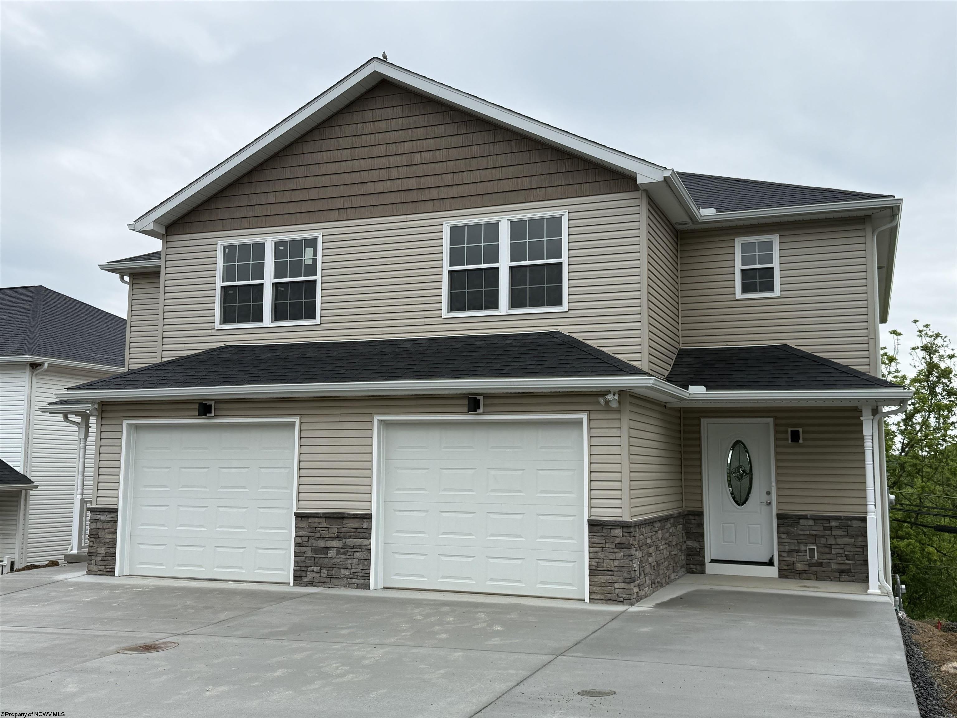 3047 Sixth Avenue – photo 1 of 9