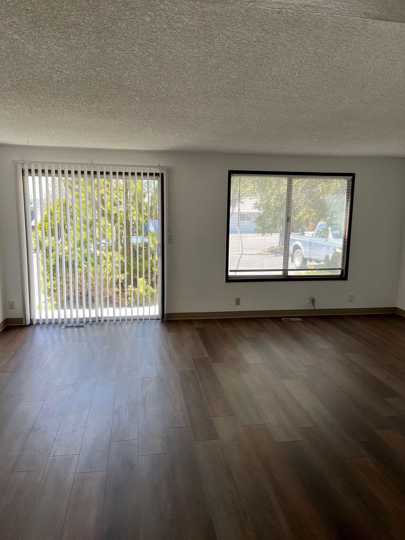 3 Bedroom, 1 Bathroom Downstairs Unit – photo 1 of 7