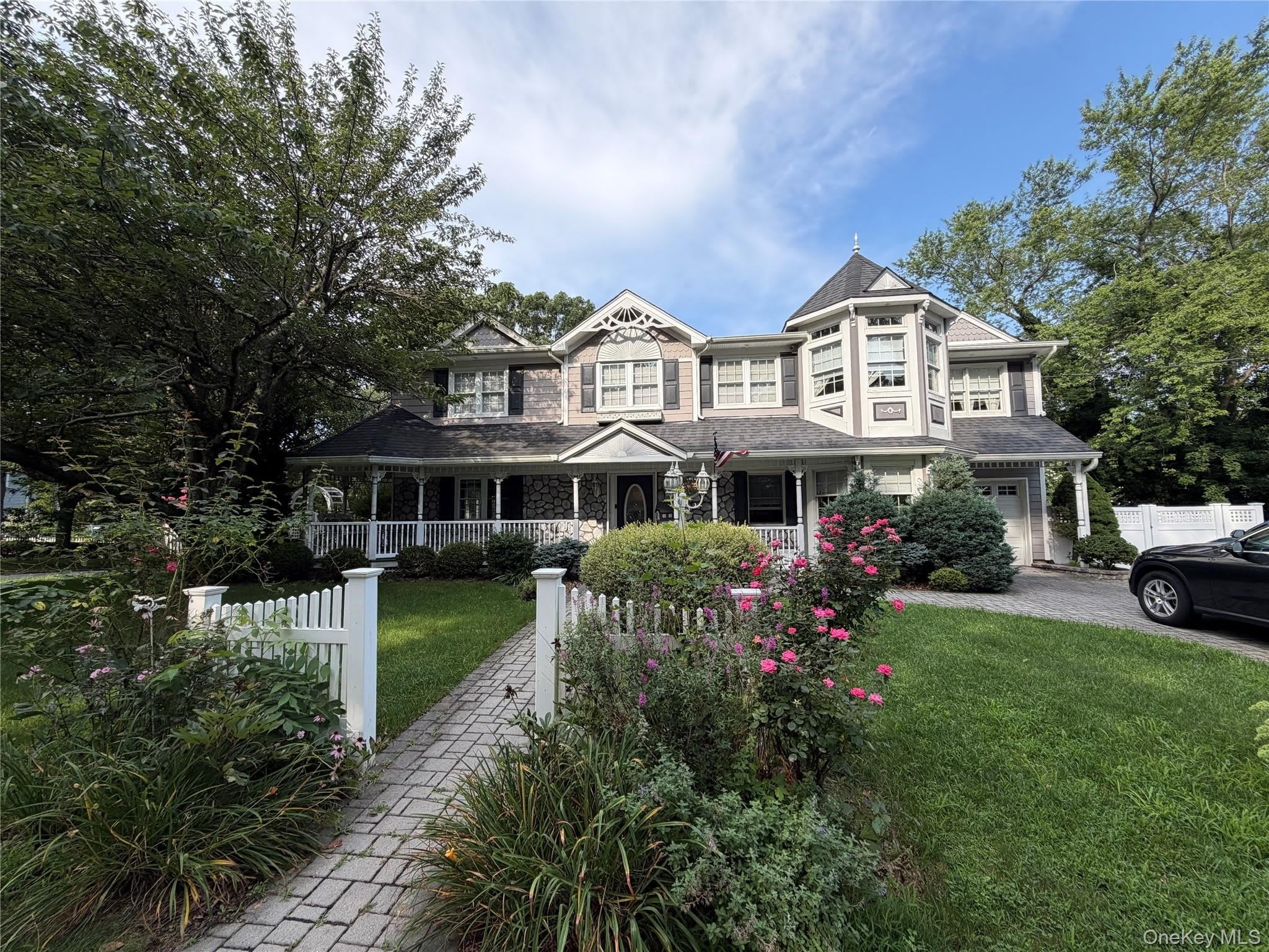 24 Arlington Avenue – photo 1 of 19