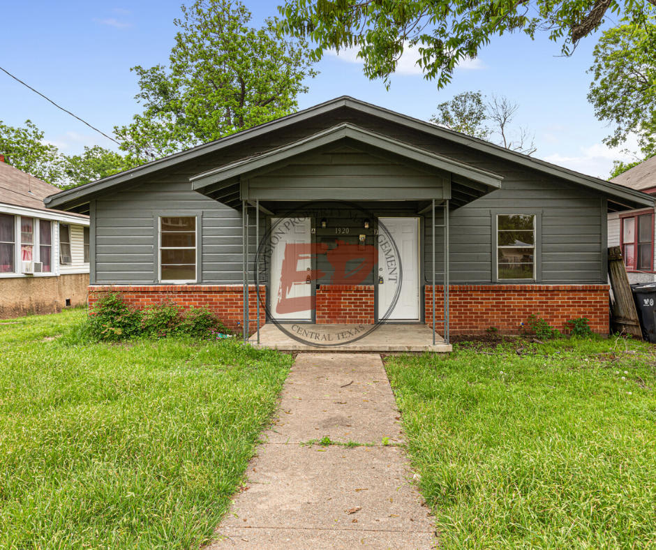 1920 Lyle Avenue – photo 1