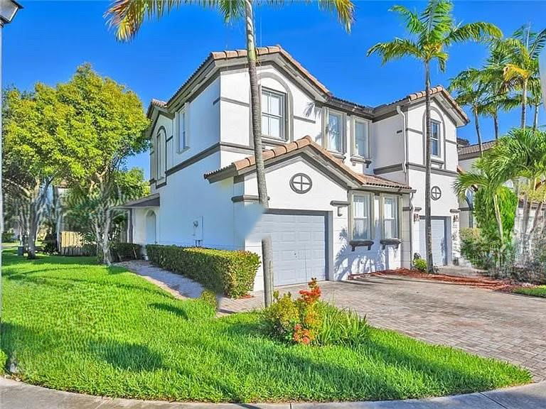 7772 Northwest 114th Path – photo 1