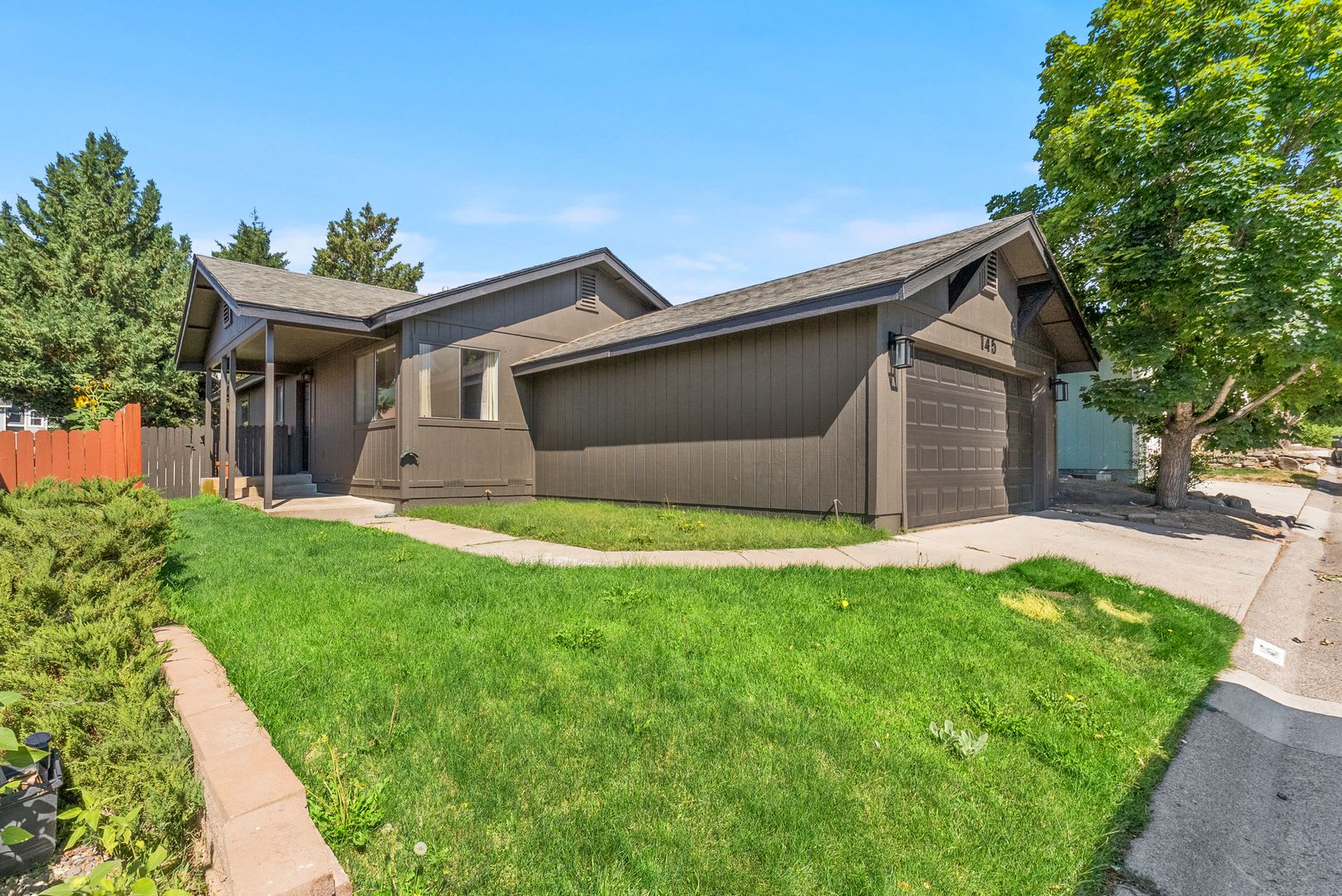 145 Summerset Beautifully Remodeled And Ready For You To Call Home – photo 1 of 36