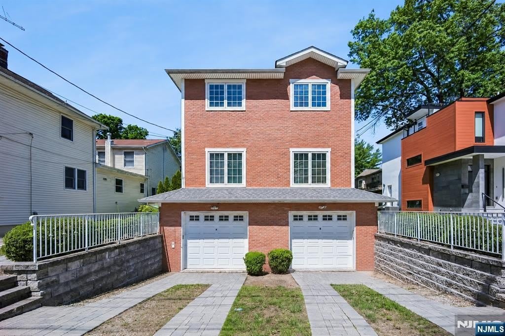 39 Grove Street – photo 1 of 24