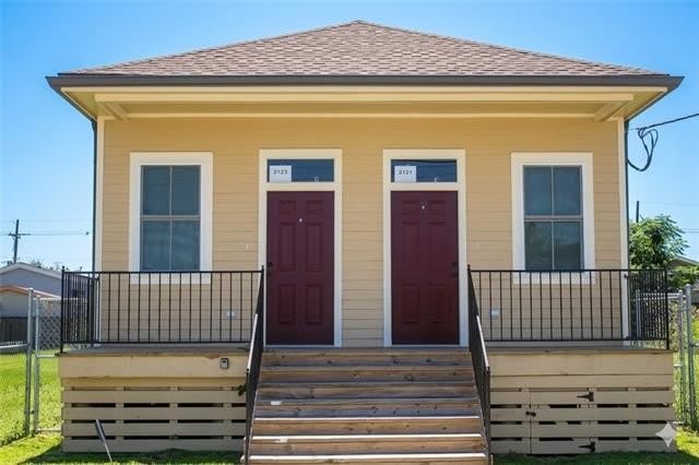 2421 LOUISA Street – photo 1