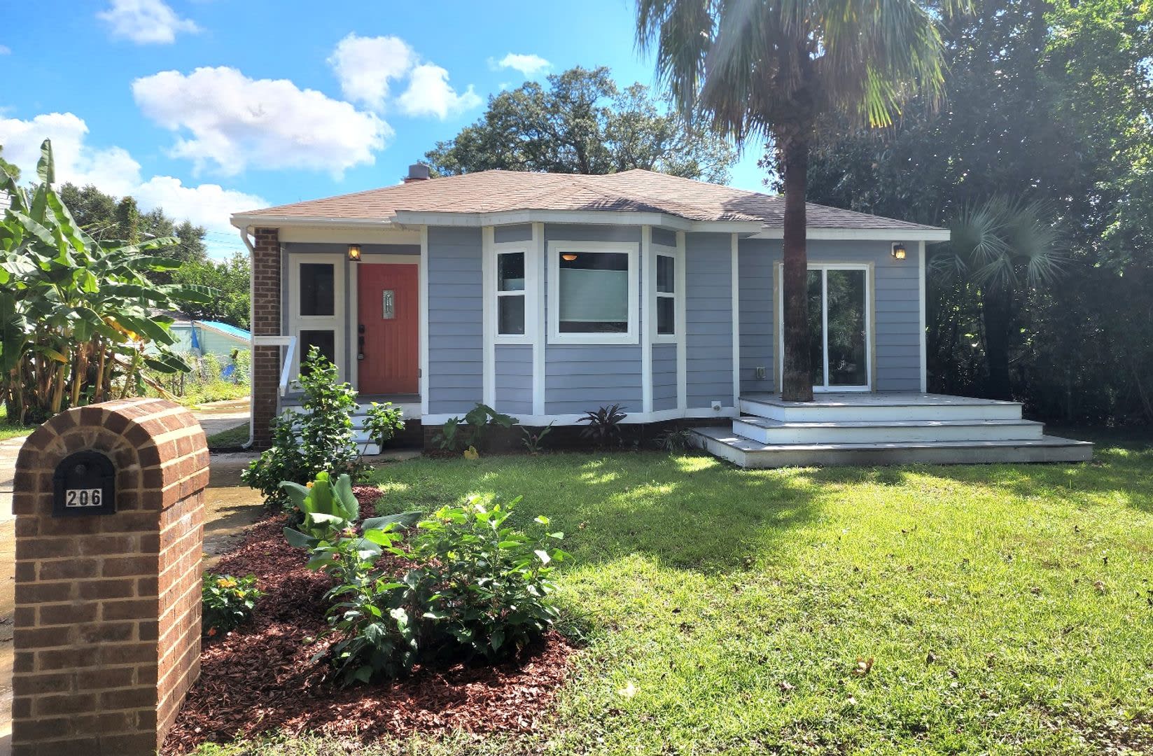 Completely Remodeled Navy Point 3 Bedroom, 2 Bath Cottage! Close to the Water!! – photo 1
