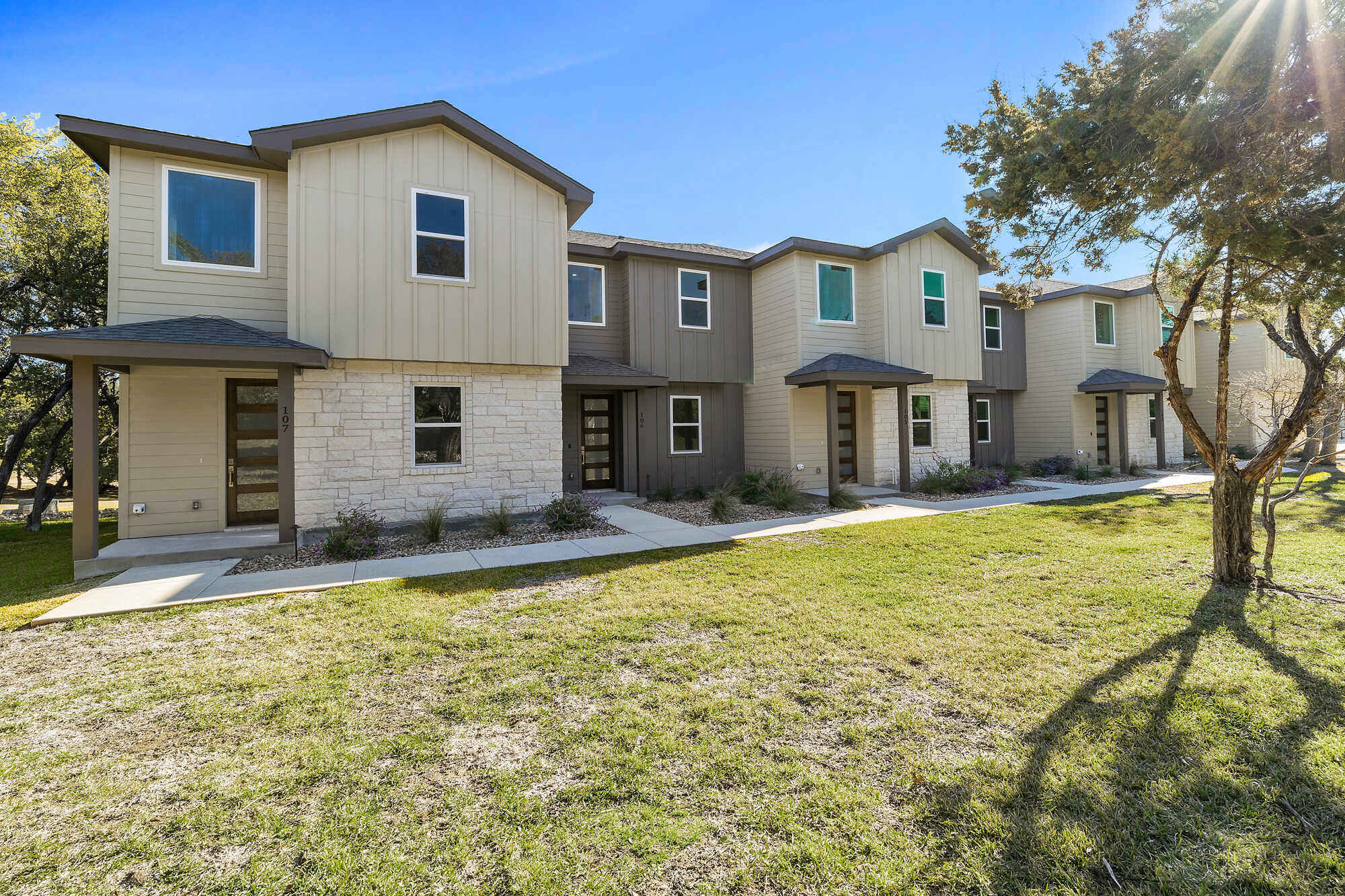 18800 Hogan Circle – photo 1 of 15