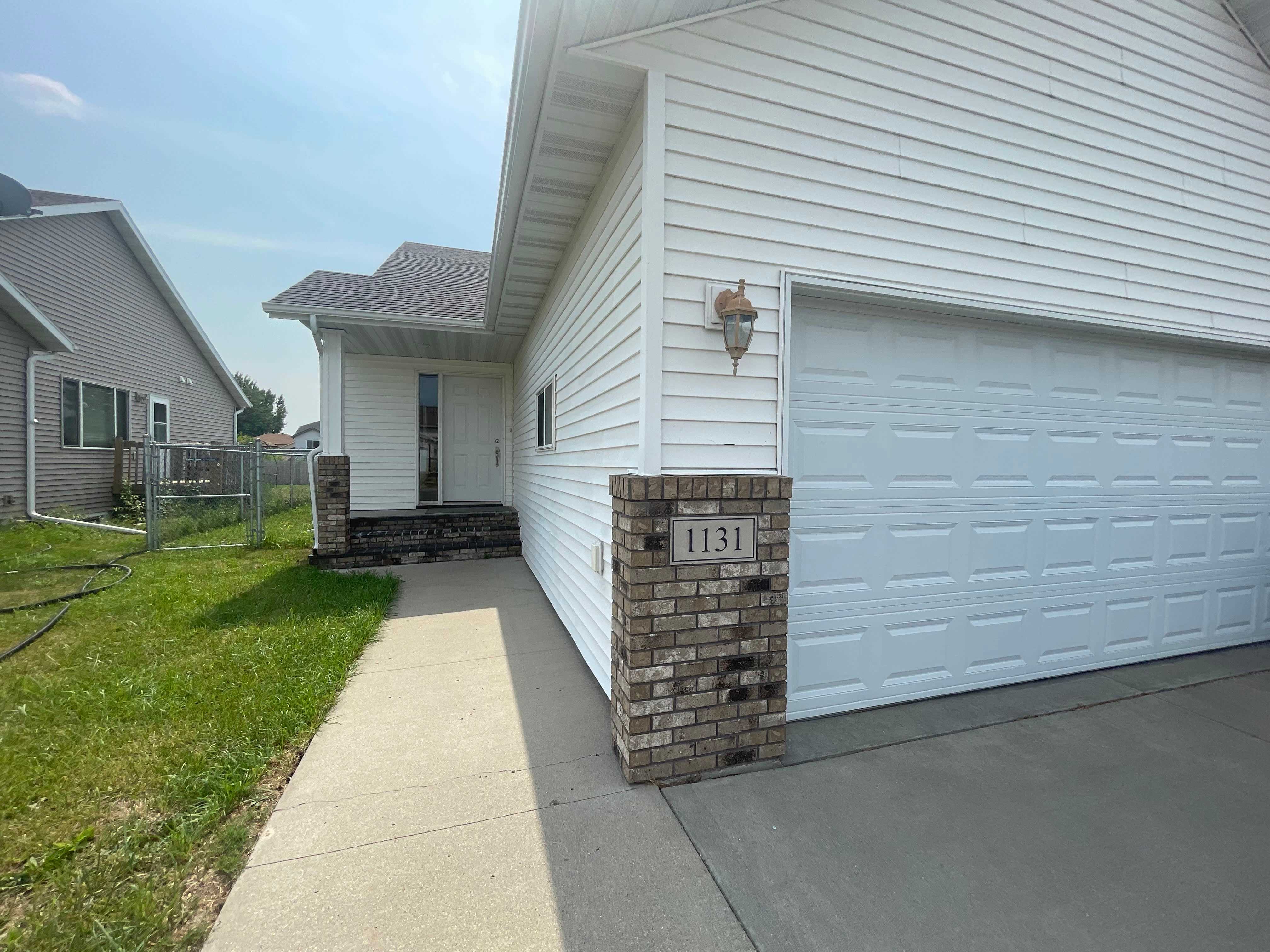 1131 37Th Ave S – photo 1 of 128