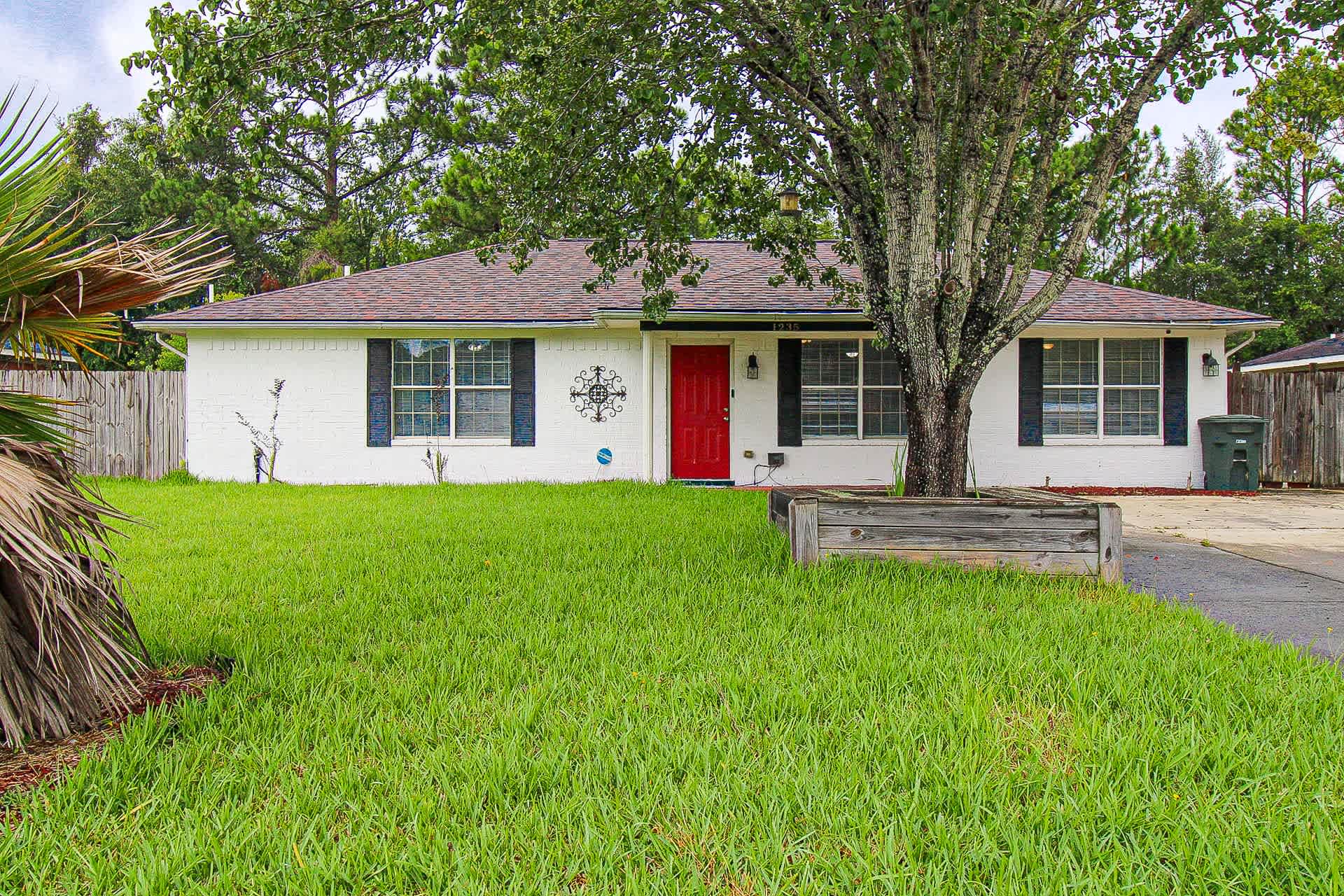 1235 Pineridge Way – photo 1