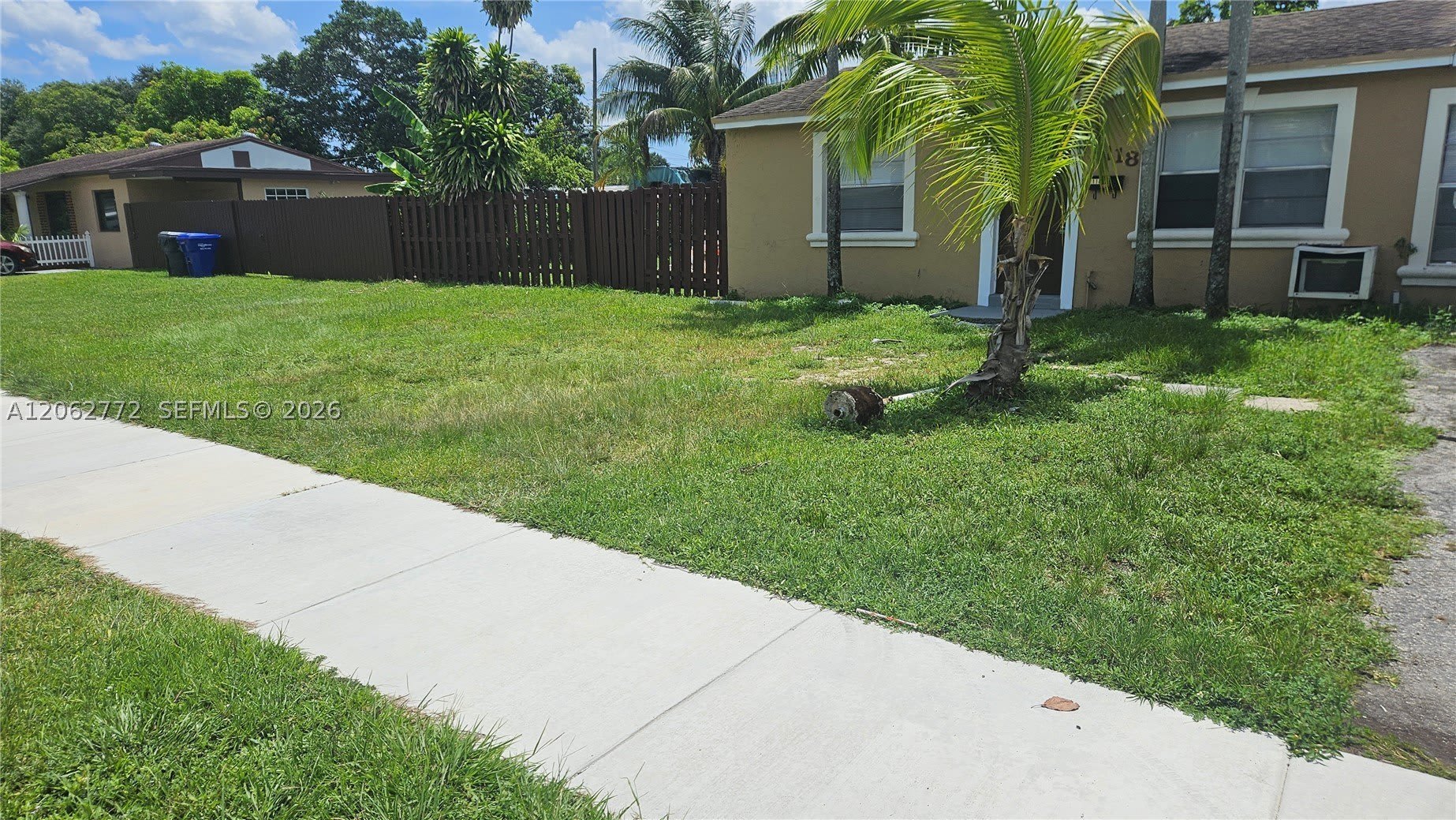 6118 Plunkett St – photo 1
