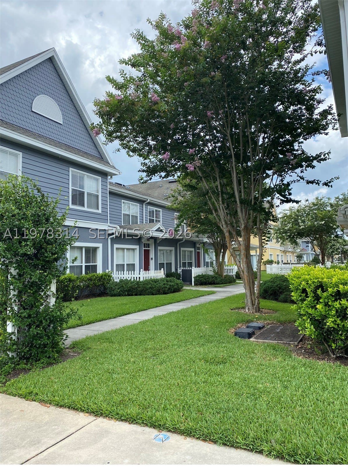 4601 Yellowgold Rd W – photo 1