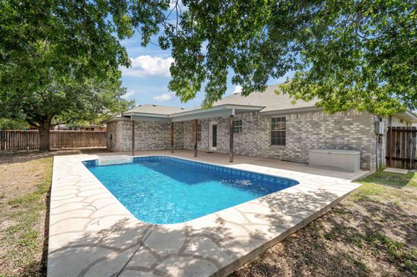 Beautifully Refreshed 3 Bedroom Home With In Ground Liner Pool – photo 1 of 13