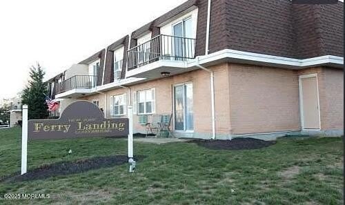 321 Shore Drive – photo 1 of 11