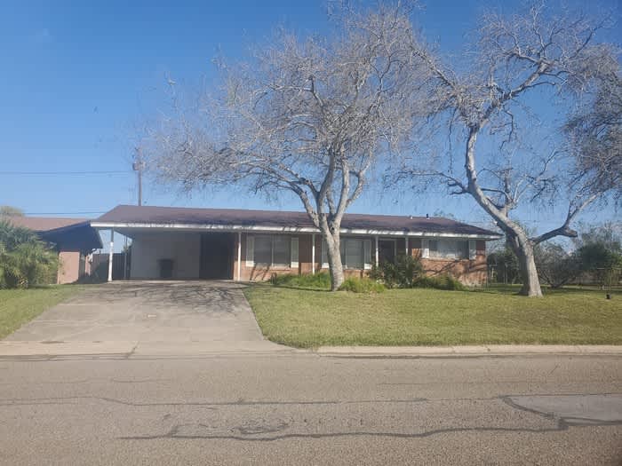 2417 North Parkwood Drive – photo 1