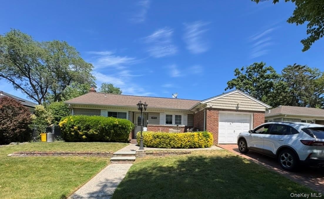 1498 Kew Avenue – photo 1 of 14