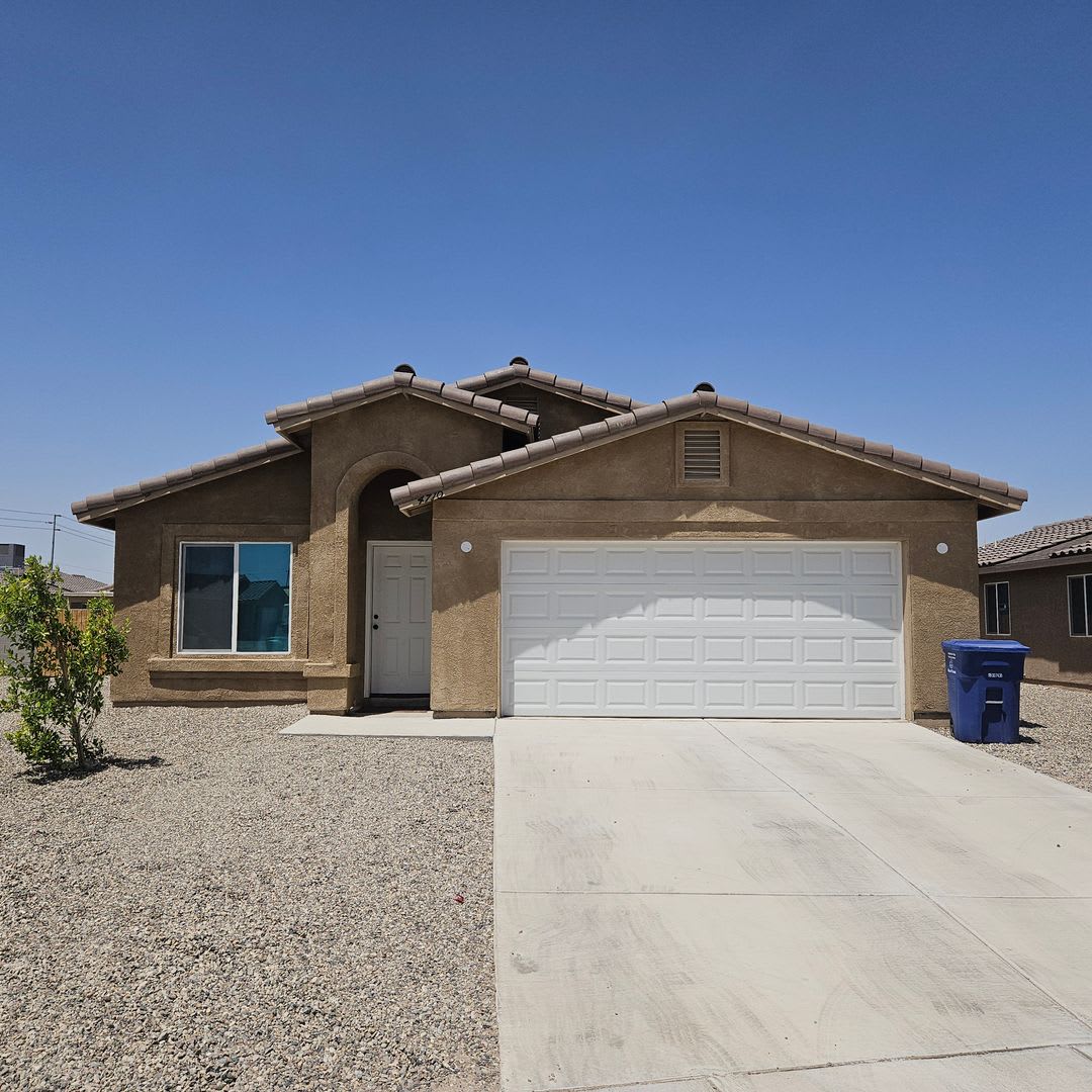 Almost Brand New Home for Rent! – photo 1