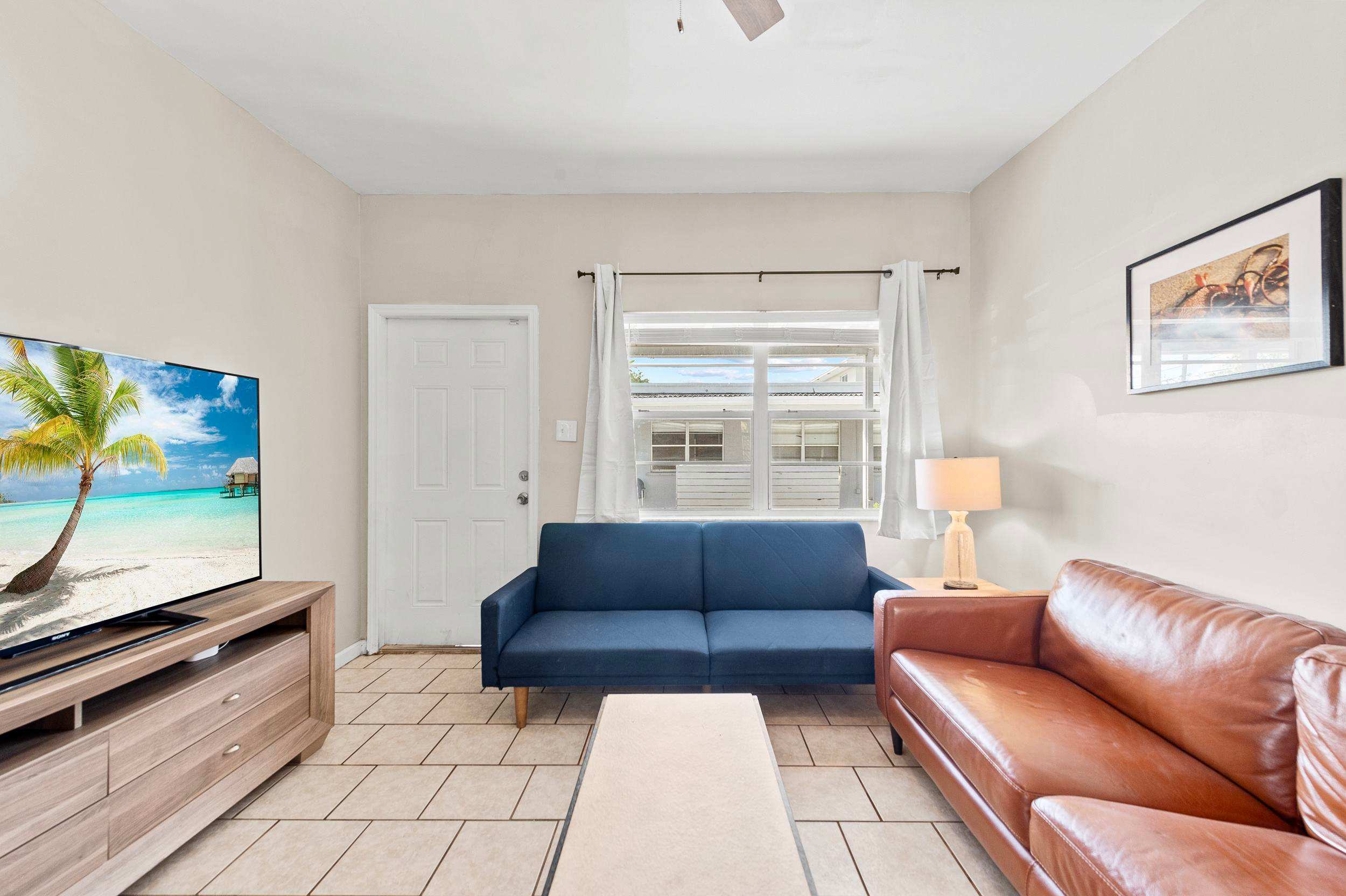 1127 Ne 5th Ave – photo 1