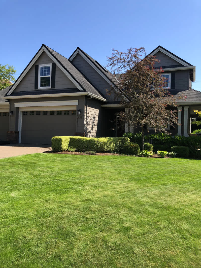 5 Bedrooms And 2 5 Bathrooms With Views Of The Rolling Hills Of Corvallis Country Club – photo 1