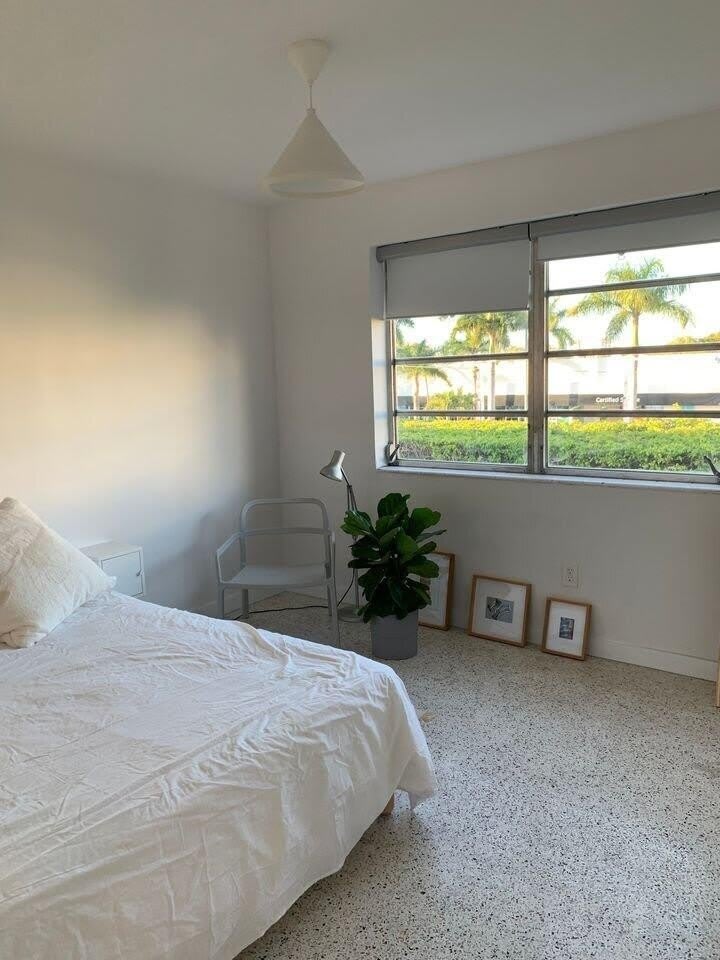 649 SW 9th Street – photo 1
