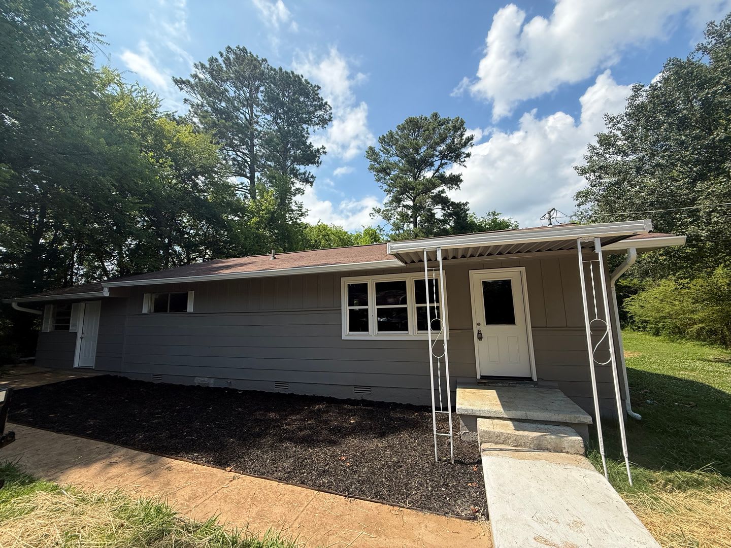 Newly Updated 3 Bedroom Home with Bonus Room in Rossville! – photo 1 of 20