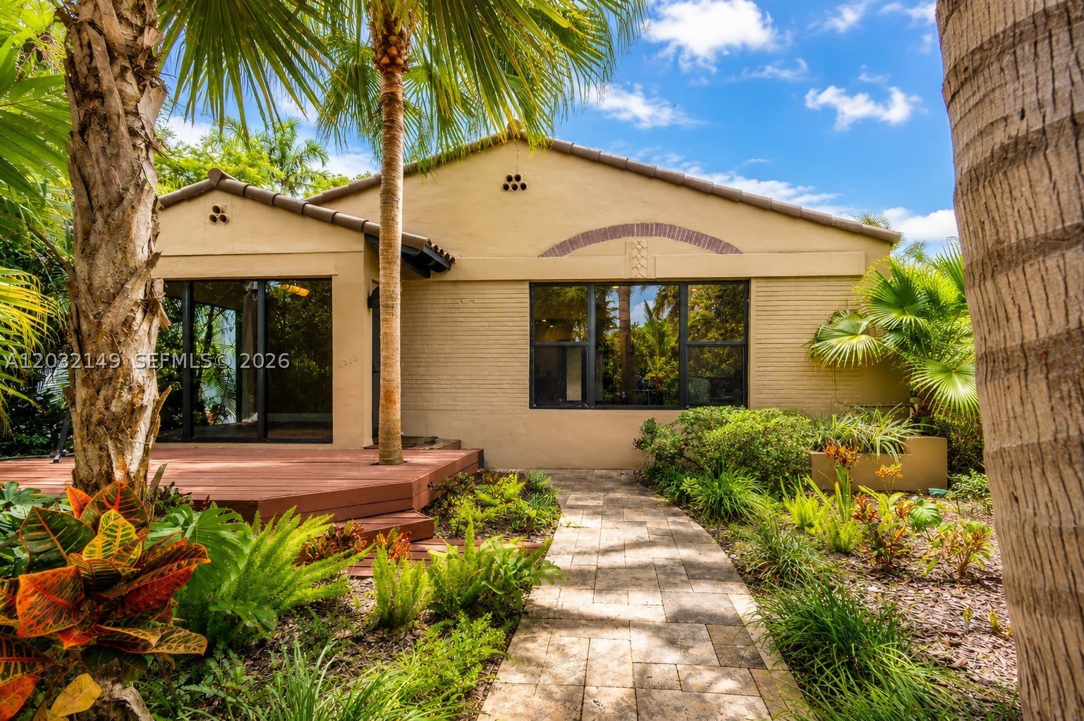 4230 Royal Palm Ave – photo 1