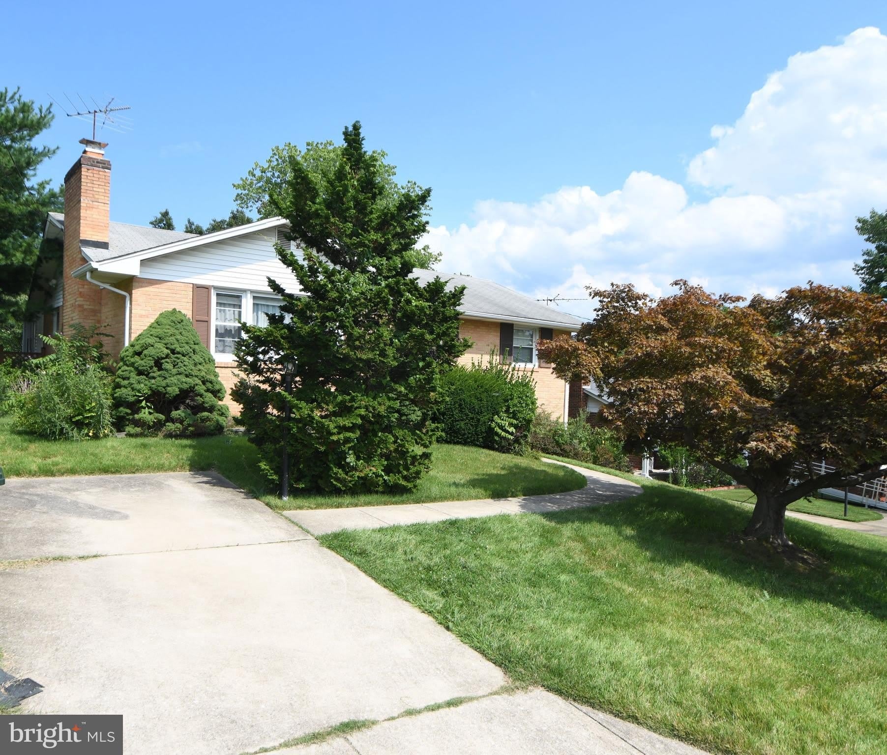 9221 DAVIDSON Street – photo 1
