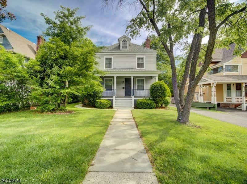 285 Claremont Ave – photo 1