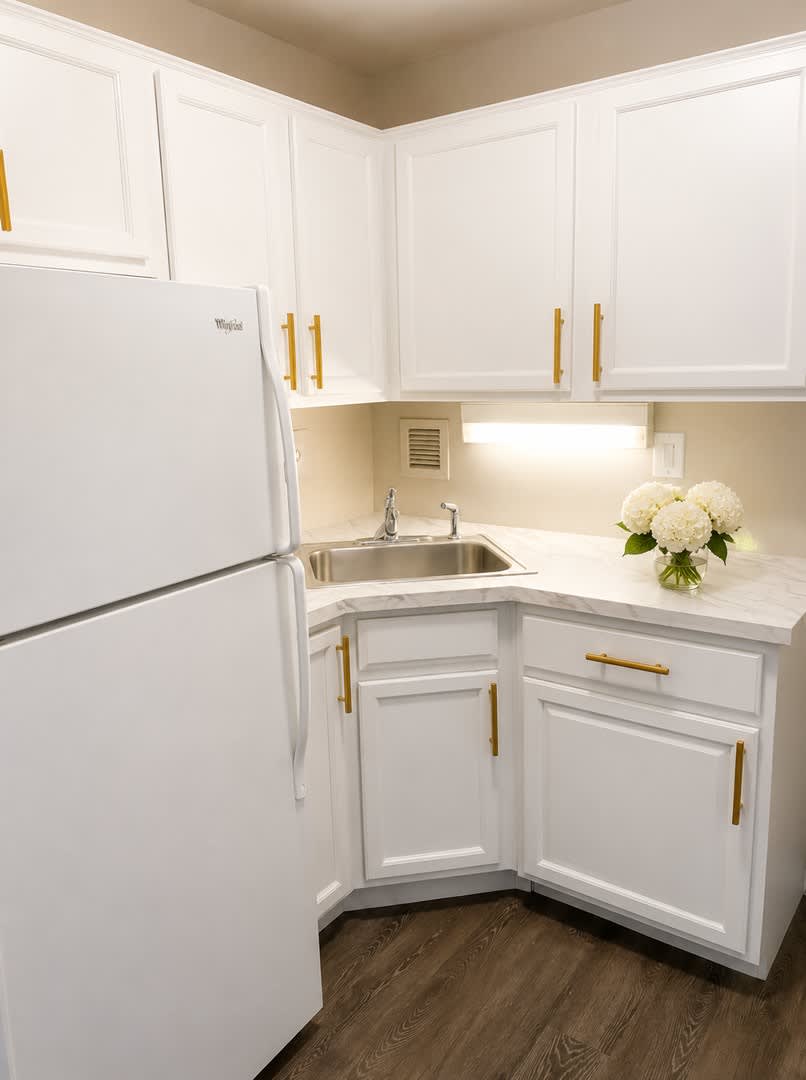 2026 Move In Special 500 Lease Signing Bonus Spacious Top Floor 2 Bedroom Condo With Balcony In Bladensburg – photo 1 of 99