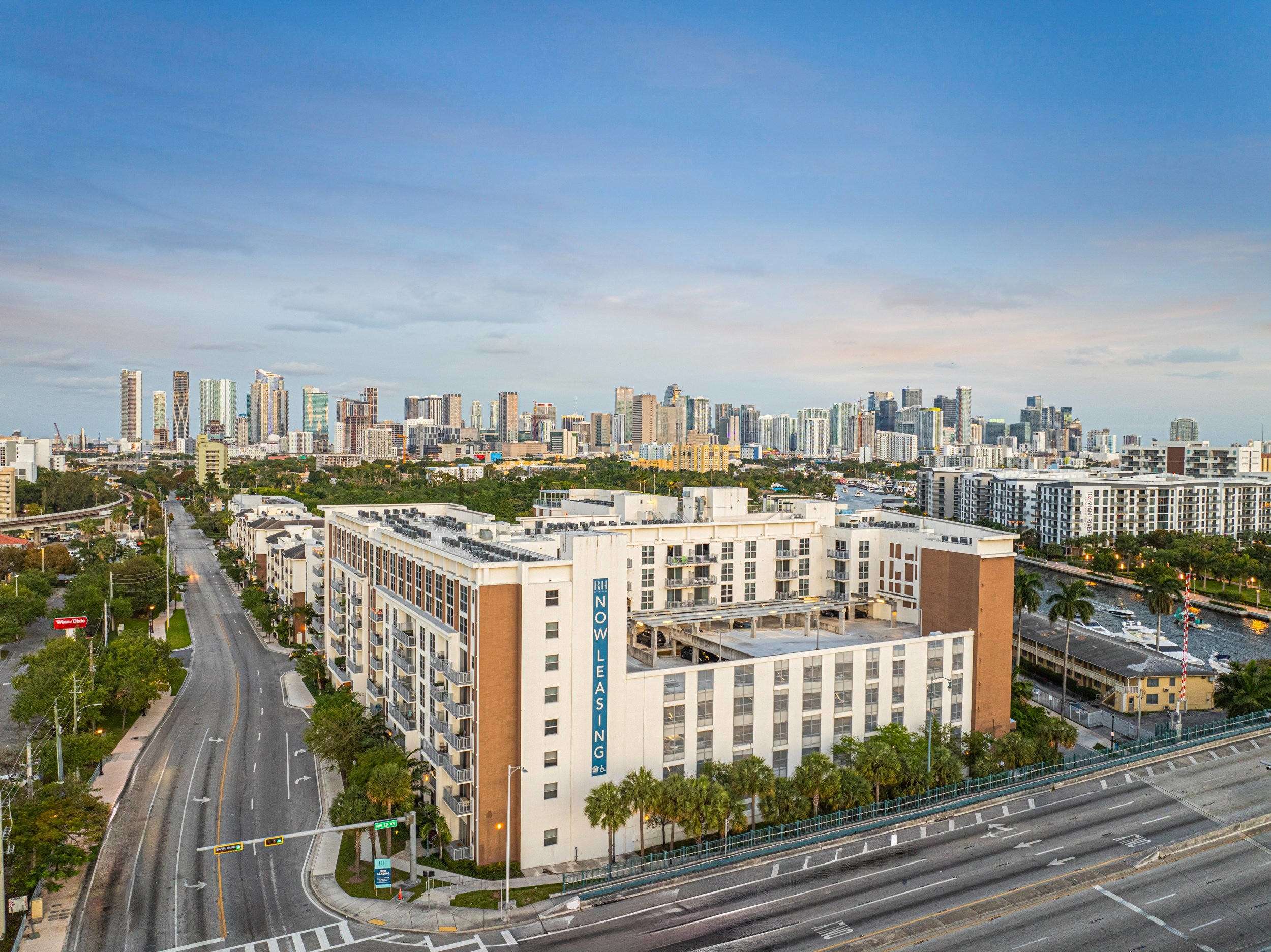 Riverhouse at 11th Apartments – photo 1