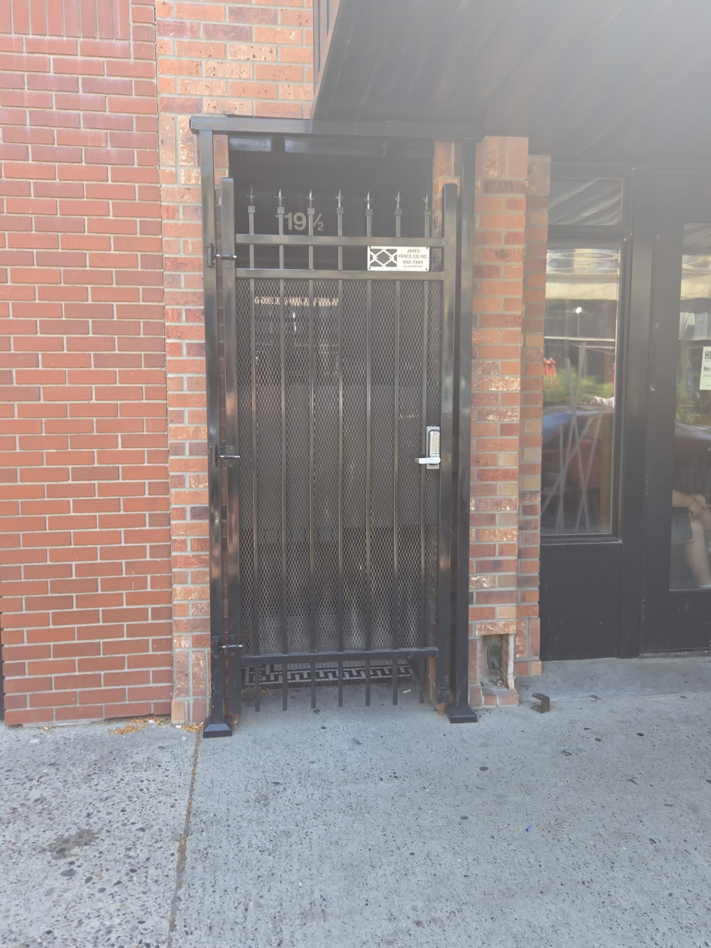 119 1/2 N Broadway – photo 1