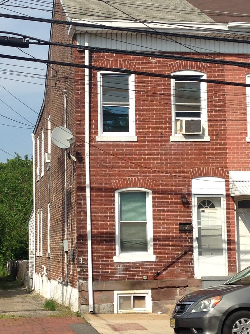 3 Bedroom House in Great Trenton Neighborhood! This House is Getting a Makeover! – photo 1