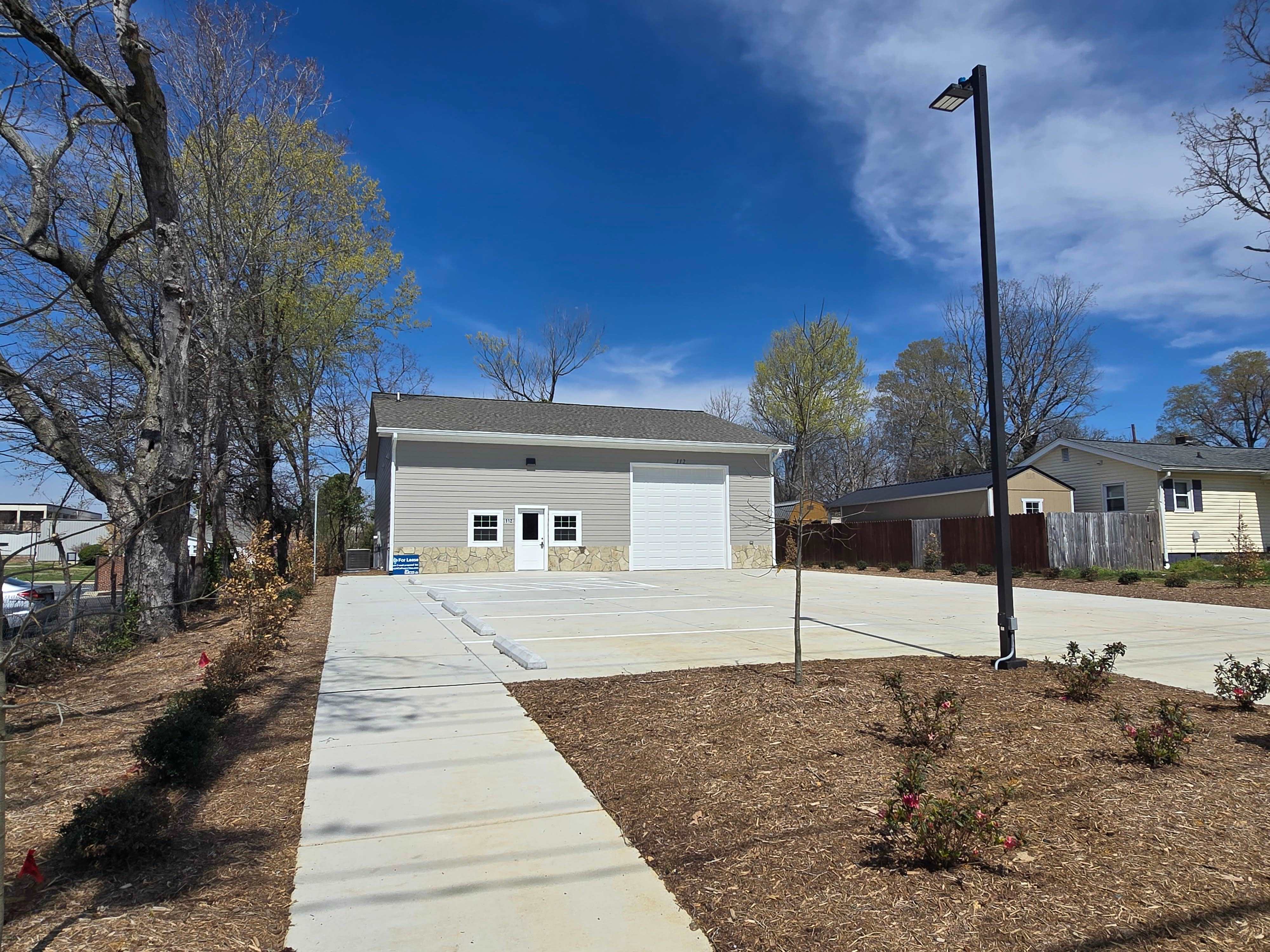 112 E Gilbreath St – photo 1
