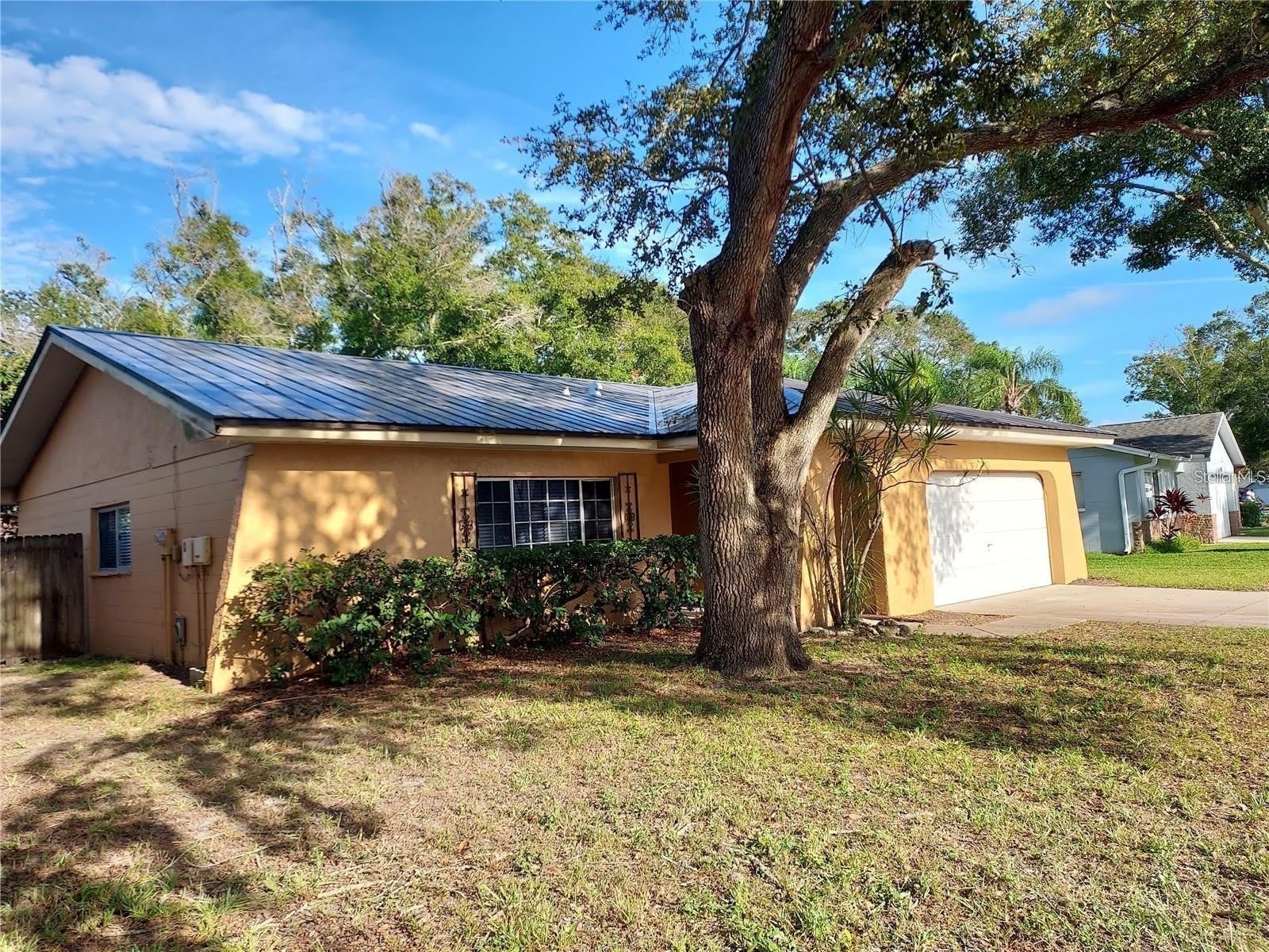 2001 Groveland Road – photo 1 of 211