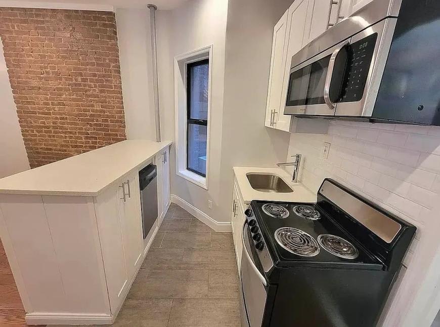 1887 Amsterdam Avenue – photo 1