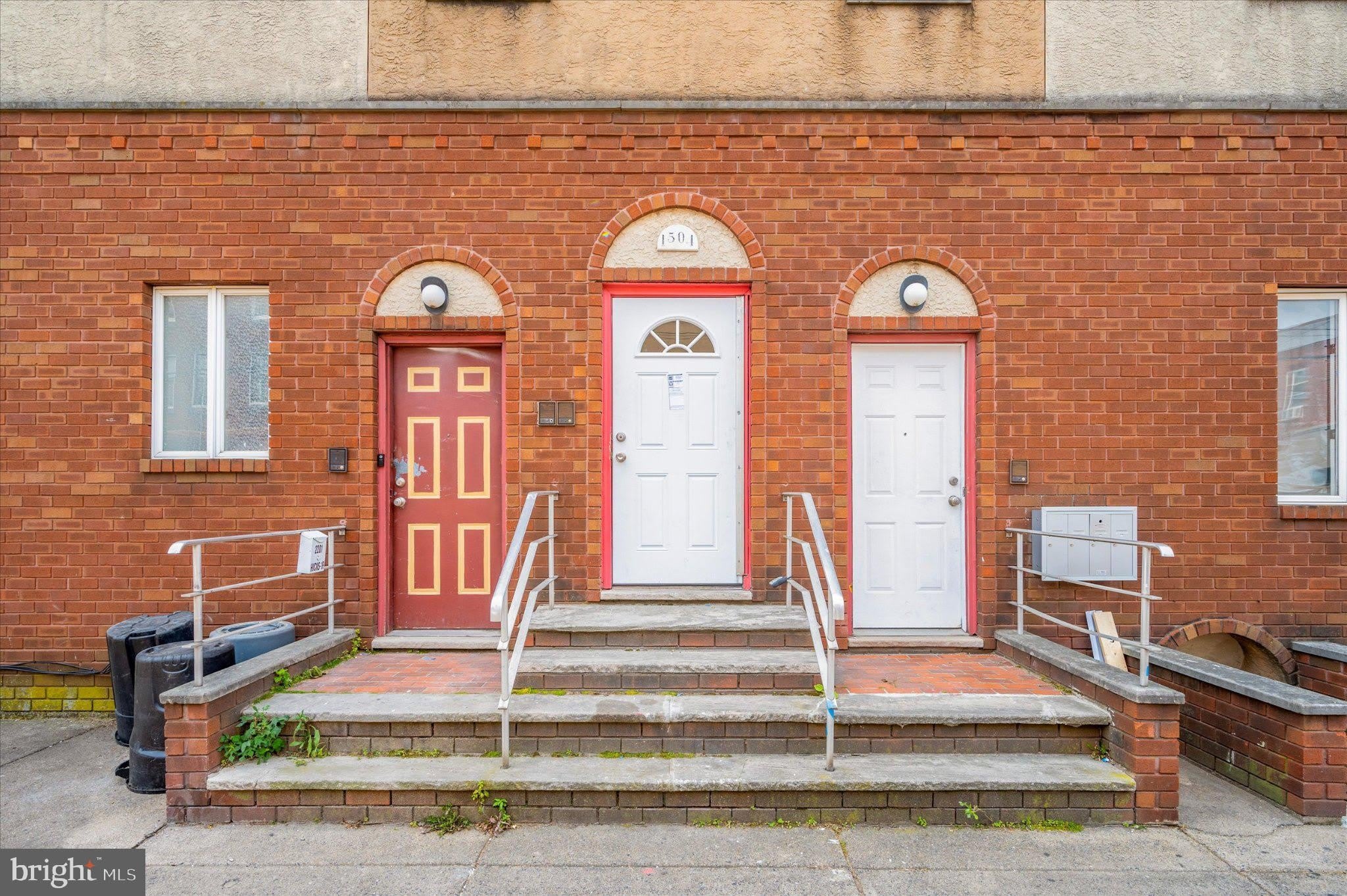 2201 S HICKS Street – photo 1