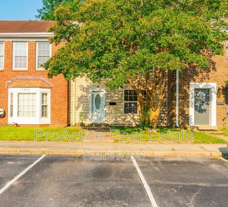 1321 Ruddy Oak Court 1 – photo 1