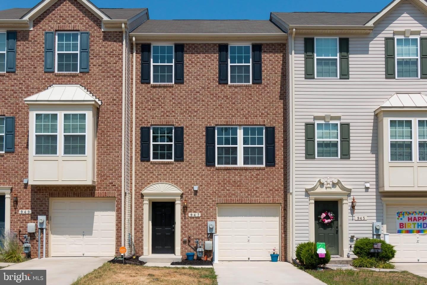 947 CHASE WALK – photo 1 of 75