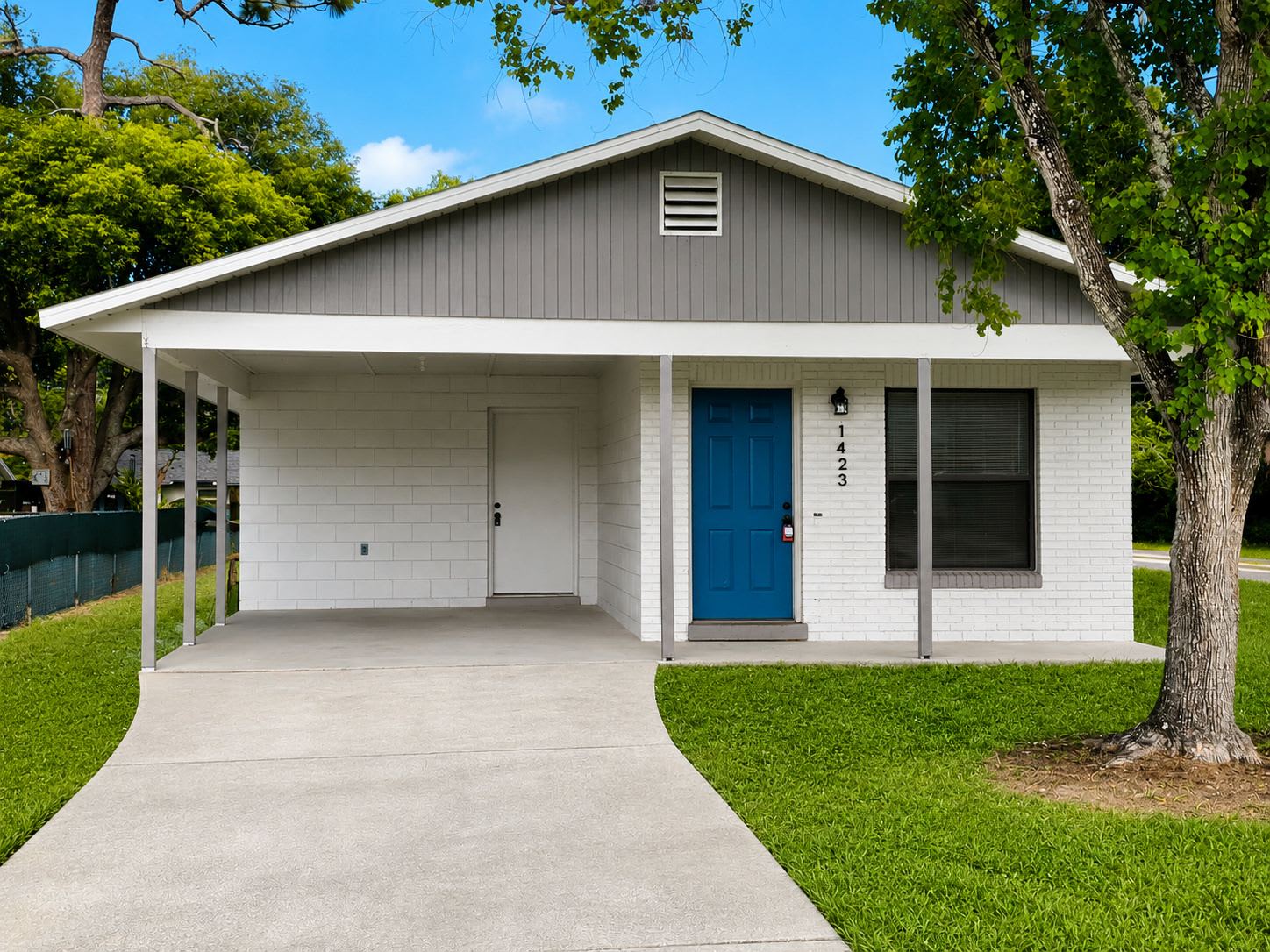 1423 Montana Ave – photo 1 of 38