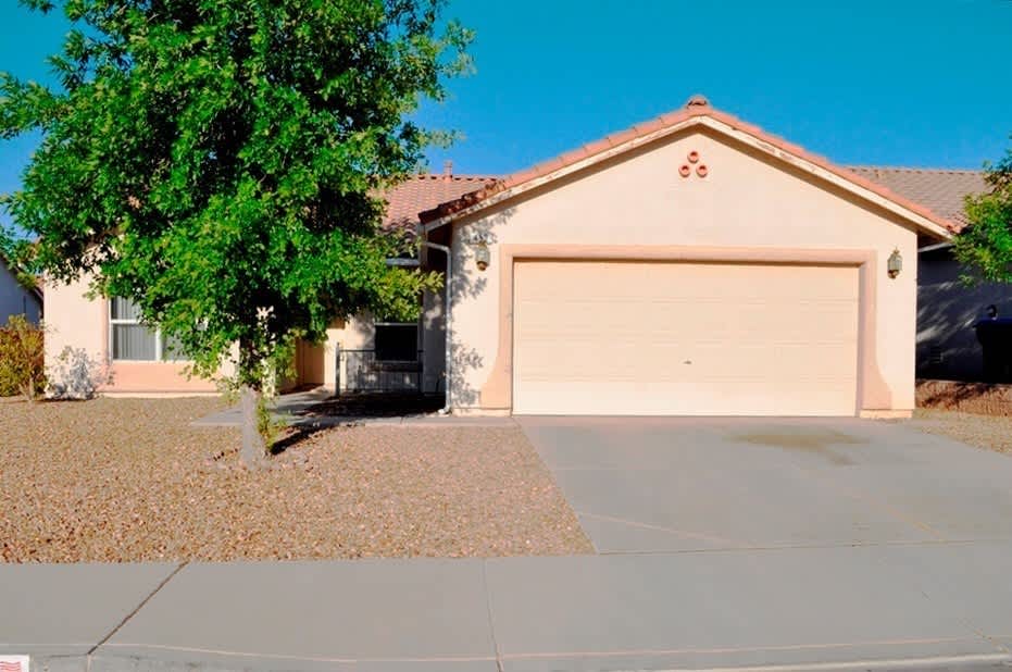 Single Story Three Bedroom Home in the Heart of Henderson – photo 1