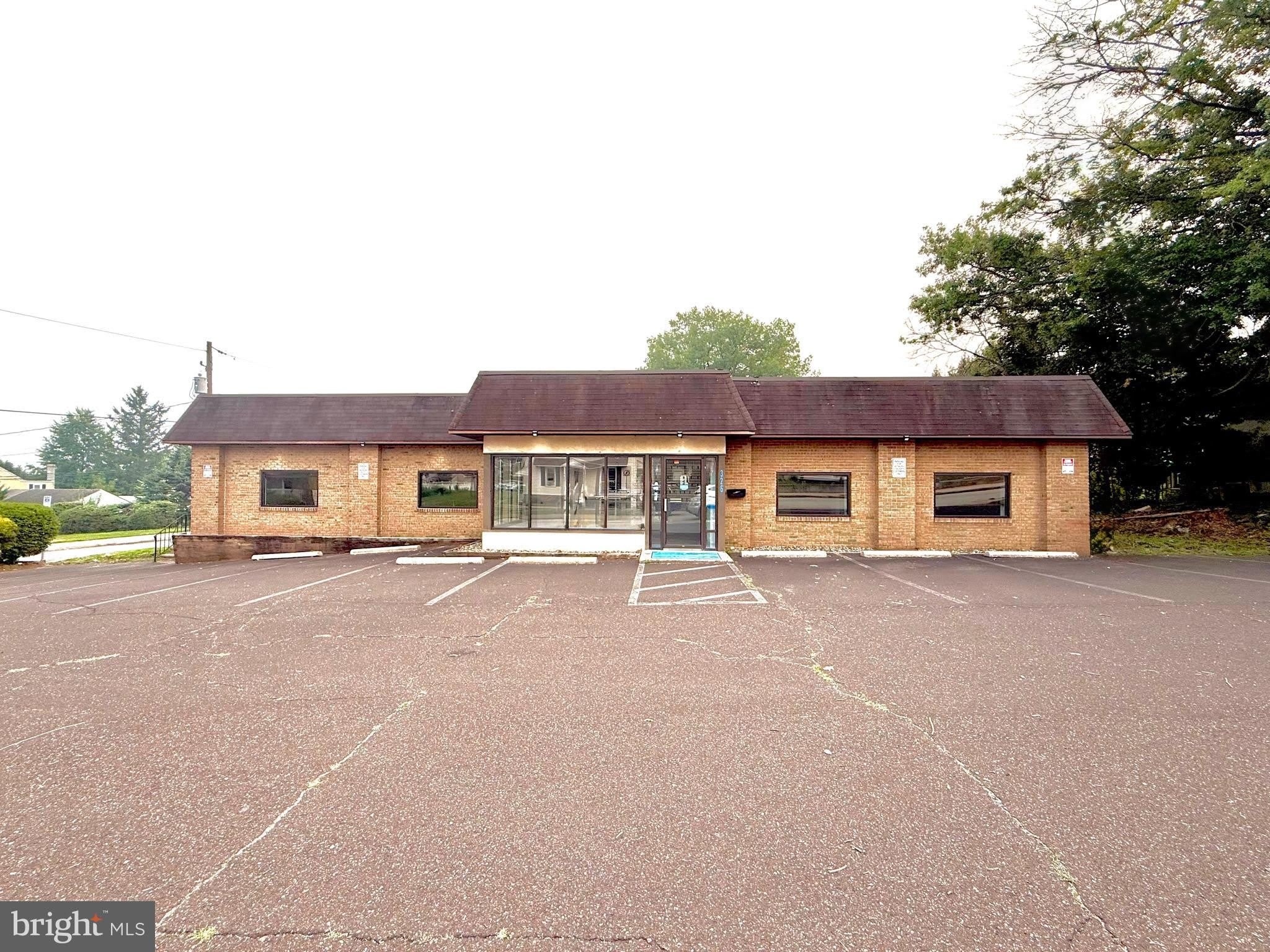 326 N MAIN Street – photo 1 of 4