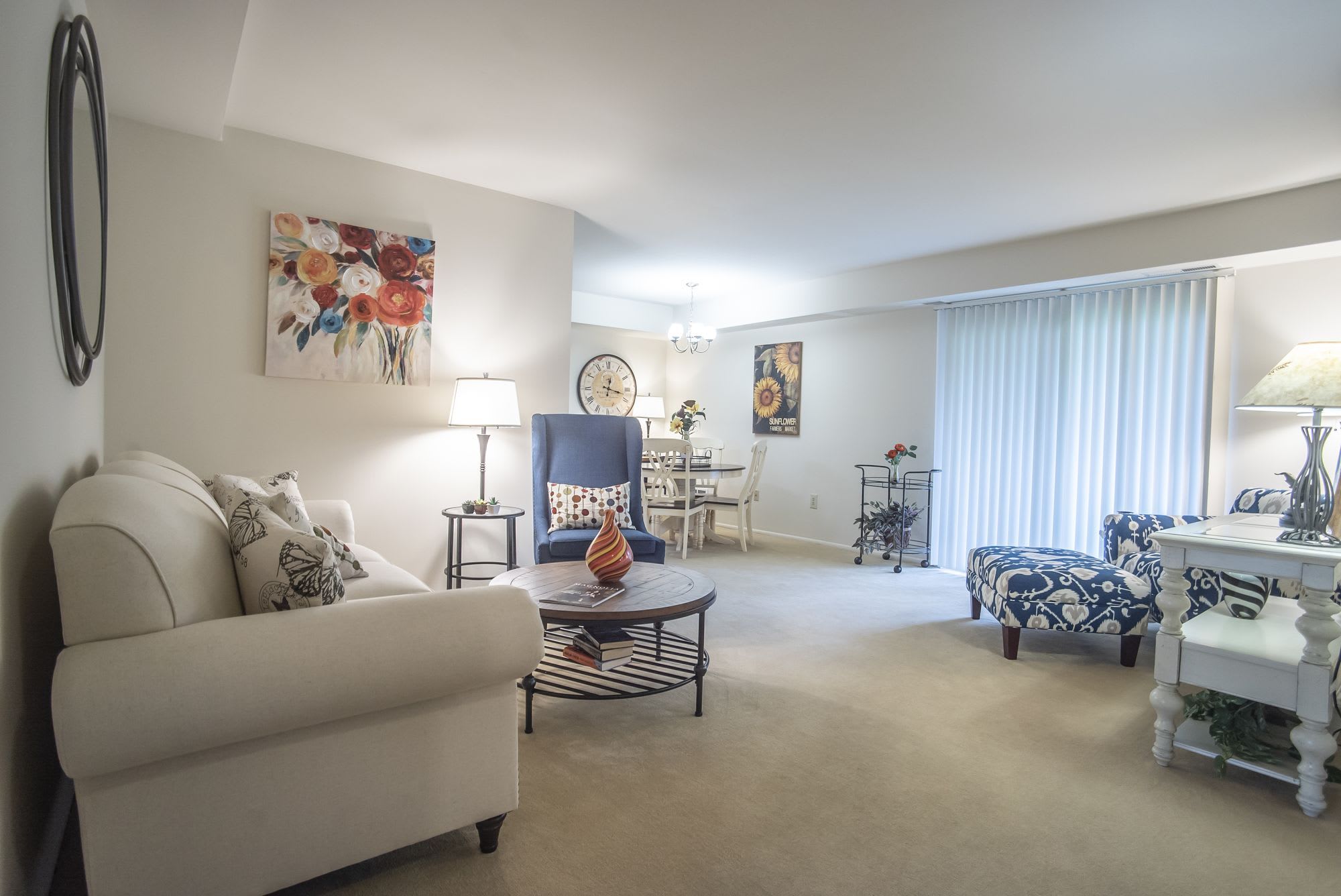 Hunt Club Apartments – photo 1 of 24